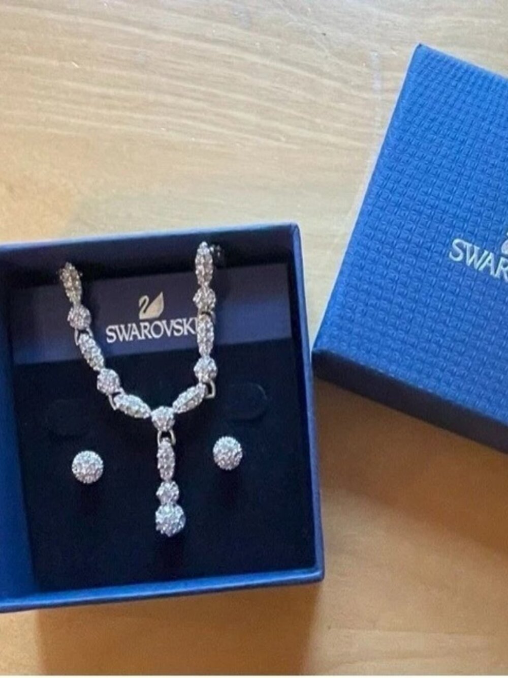 SWAROVSKI Crystal EMMA Necklace & Earrings Studs Set New in Box